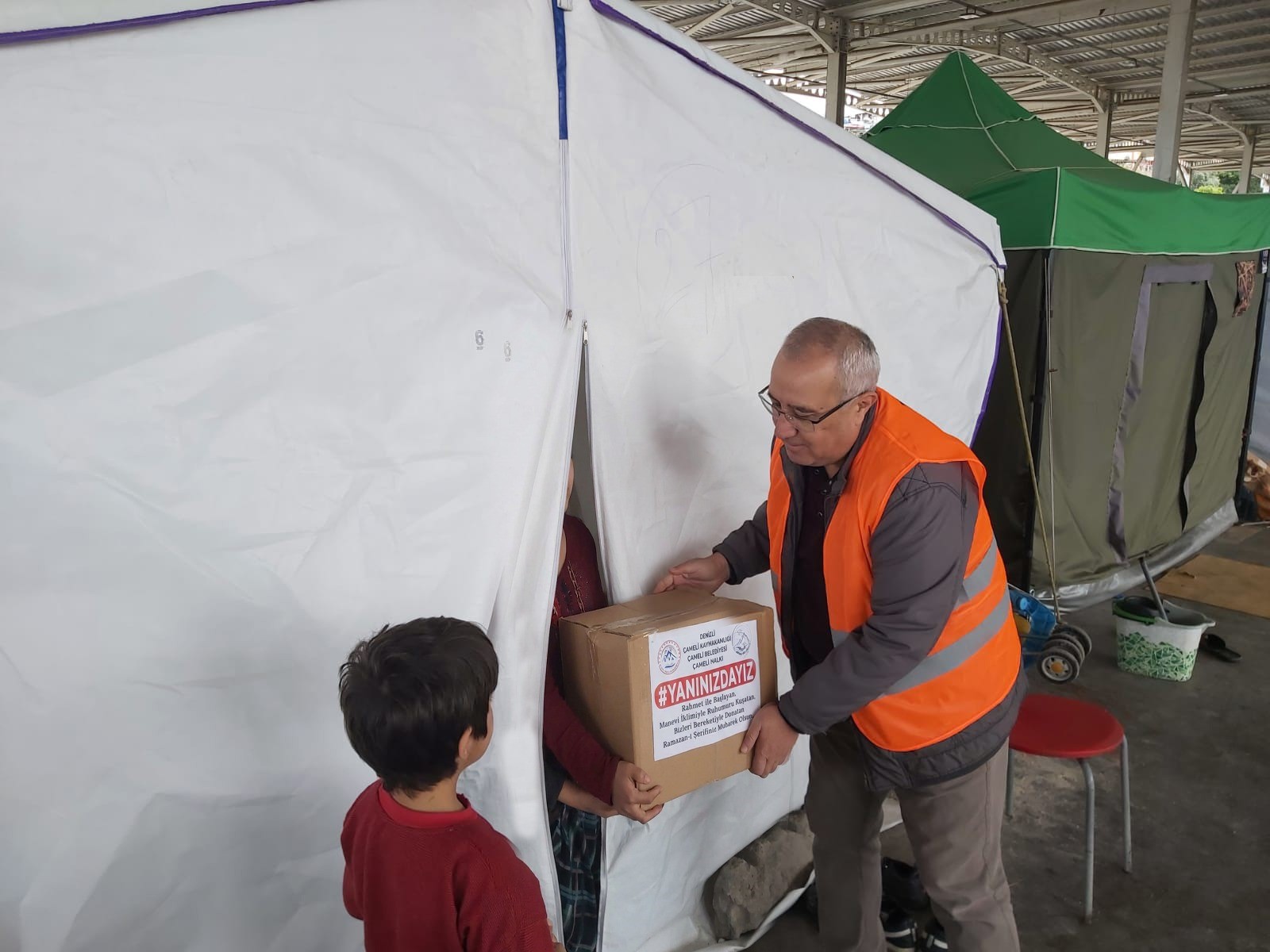 Yardım Kolisiyle Başlayan Dostluk 3 Yıl Sonra Yürekleri Isıttı (5)