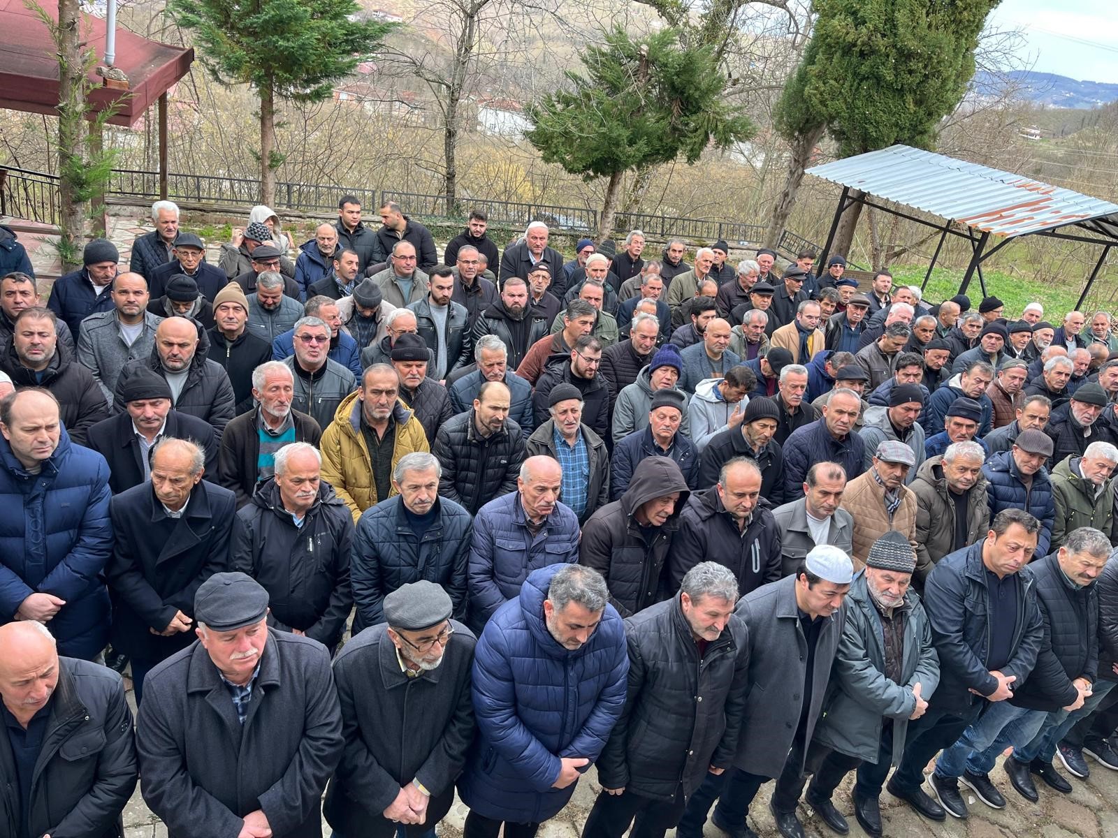 Yarım Asırlık Evlilik Ölümle Son Buldu Yaşlı Çift Bir Gün Arayla Hayata Gözlerini Yumdu (3)