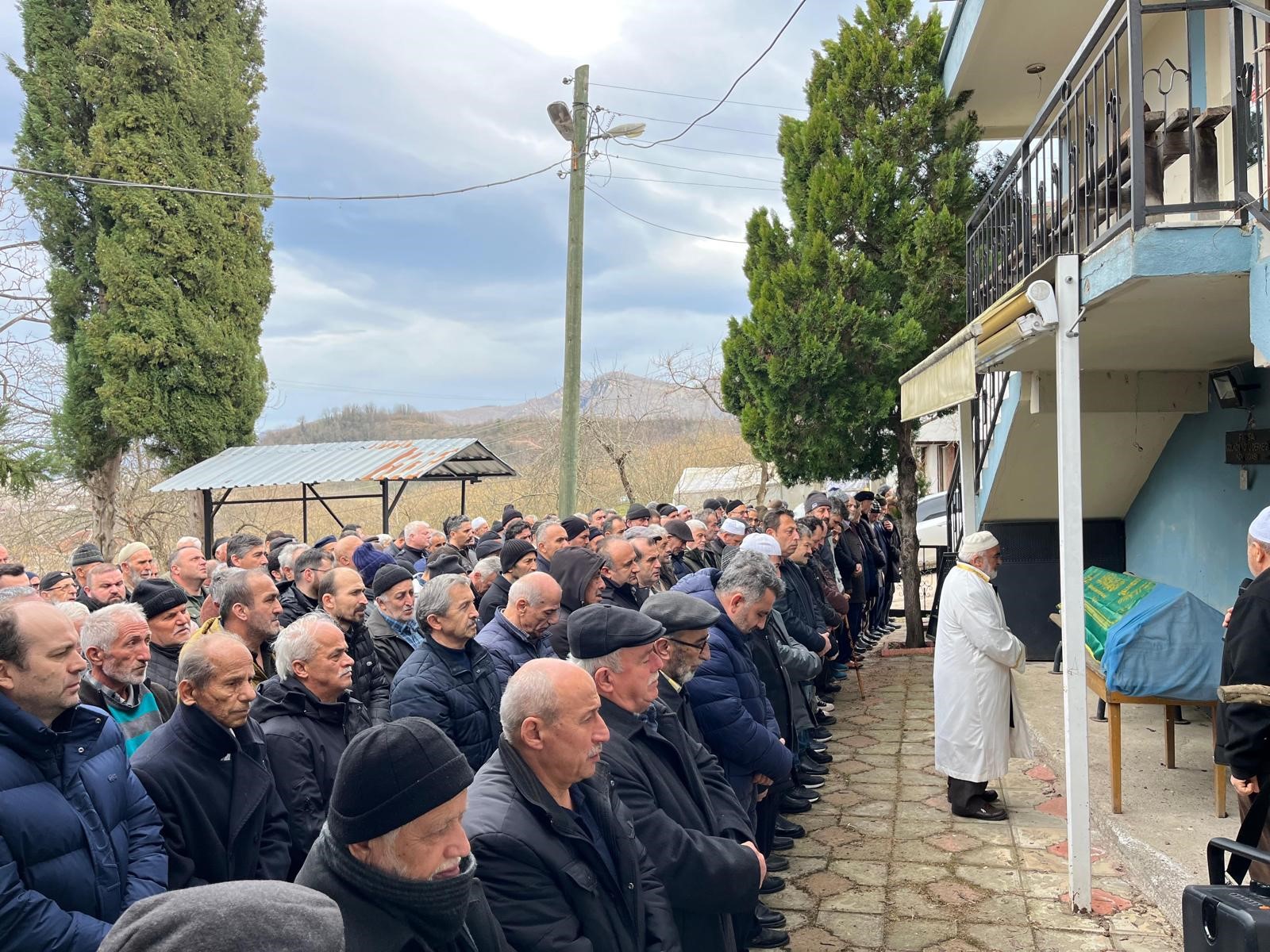 Yarım Asırlık Evlilik Ölümle Son Buldu Yaşlı Çift Bir Gün Arayla Hayata Gözlerini Yumdu (4)