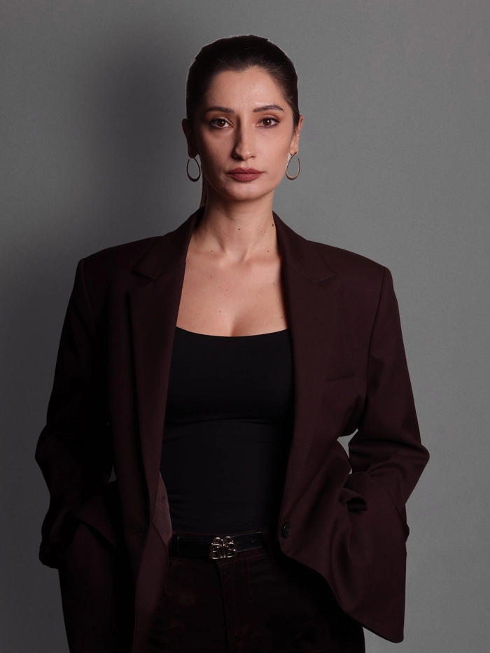 Yeraltı Dizisi Aslı Kartal Nilay Erdönmez