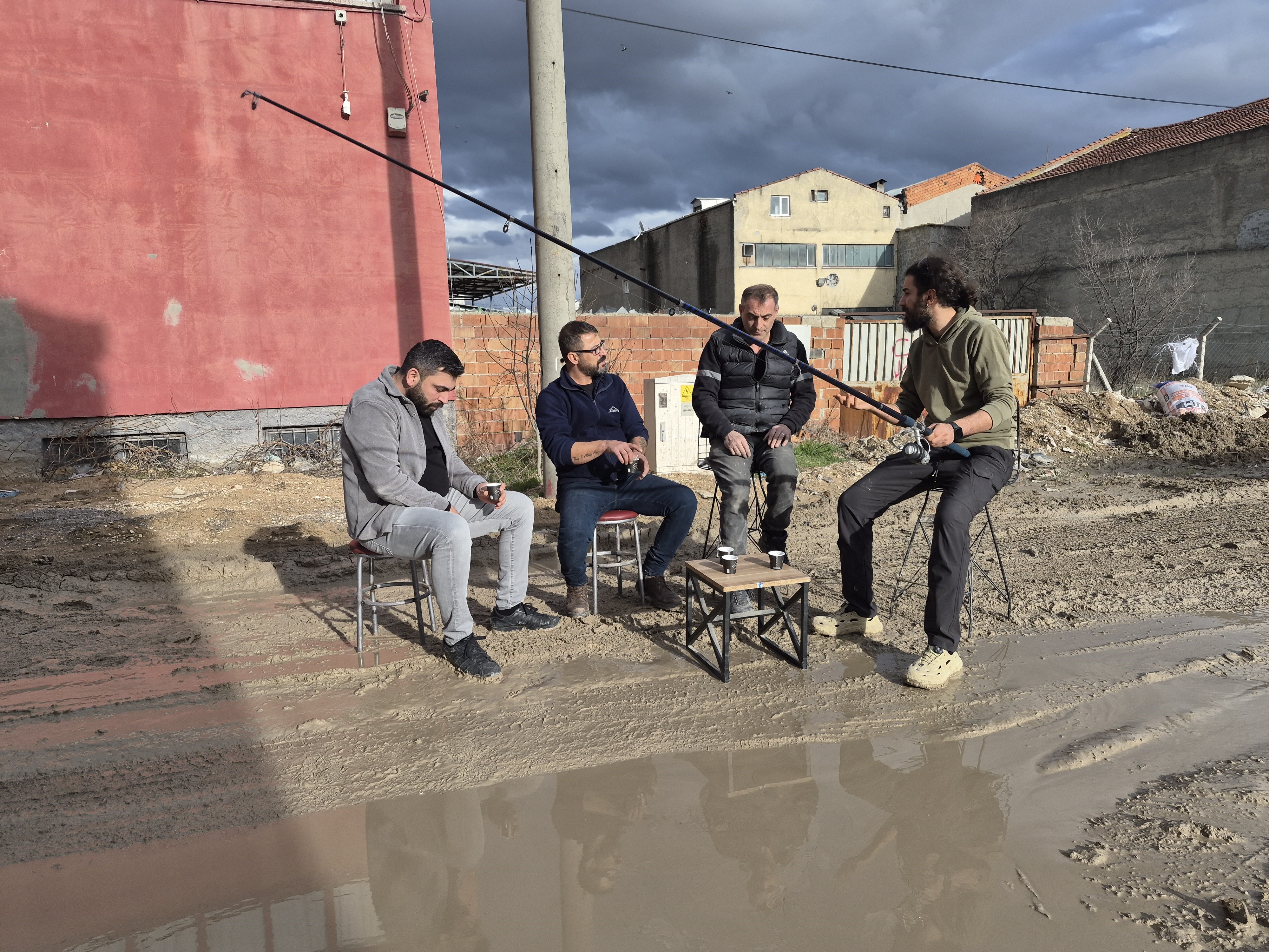 Yillardir Cozulmedi Sanayi Esnafi Gole Donen Yolda Balik Tuttu (4)