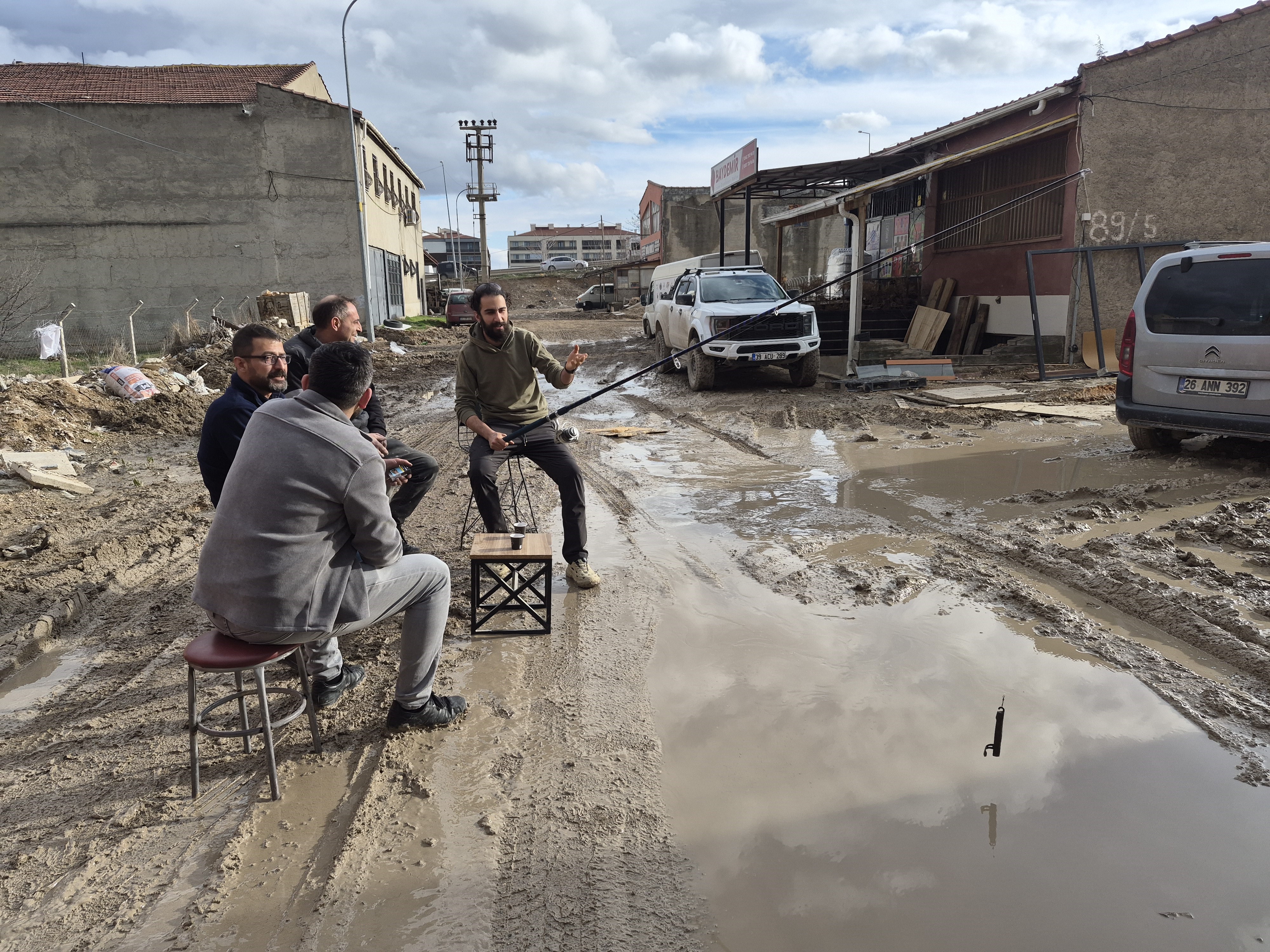 Yillardir Cozulmedi Sanayi Esnafi Gole Donen Yolda Balik Tuttu (7)