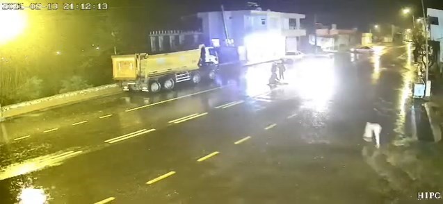 Yolun Ortasında Acı Son! Yolun Karşısına Geçerken Can Verdi (3)