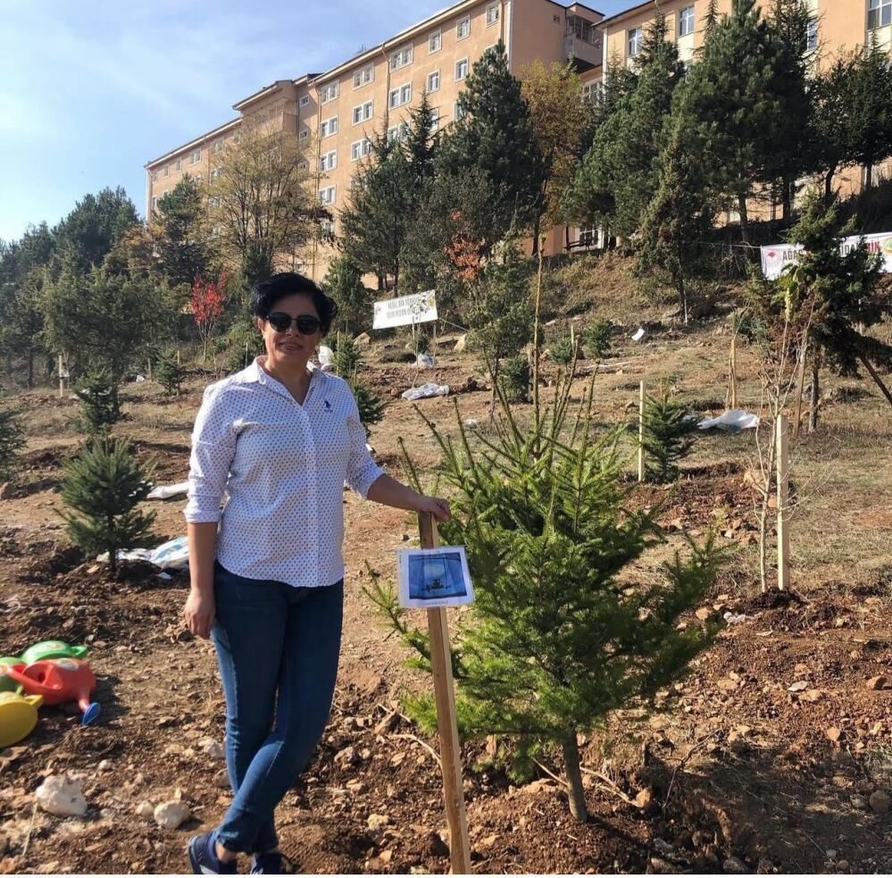 Yurek Burkan Olay 16 Yasindaki Oglunun Mezari Basinda Kalp Krizi Geciren Anne Hayatini (2)