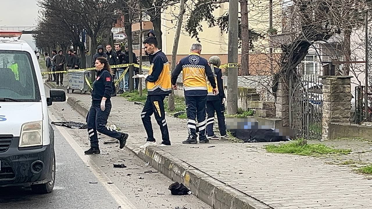 Yürek Yakan Kaza Genç Kadın Olay Yerinde Öldü (3)
