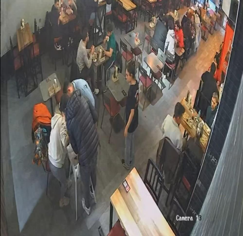 15 Yasindaki Bebegin Bogazina Yemek Sikisti Restoran Sahibi Son Anda Kurtardi (1)-1