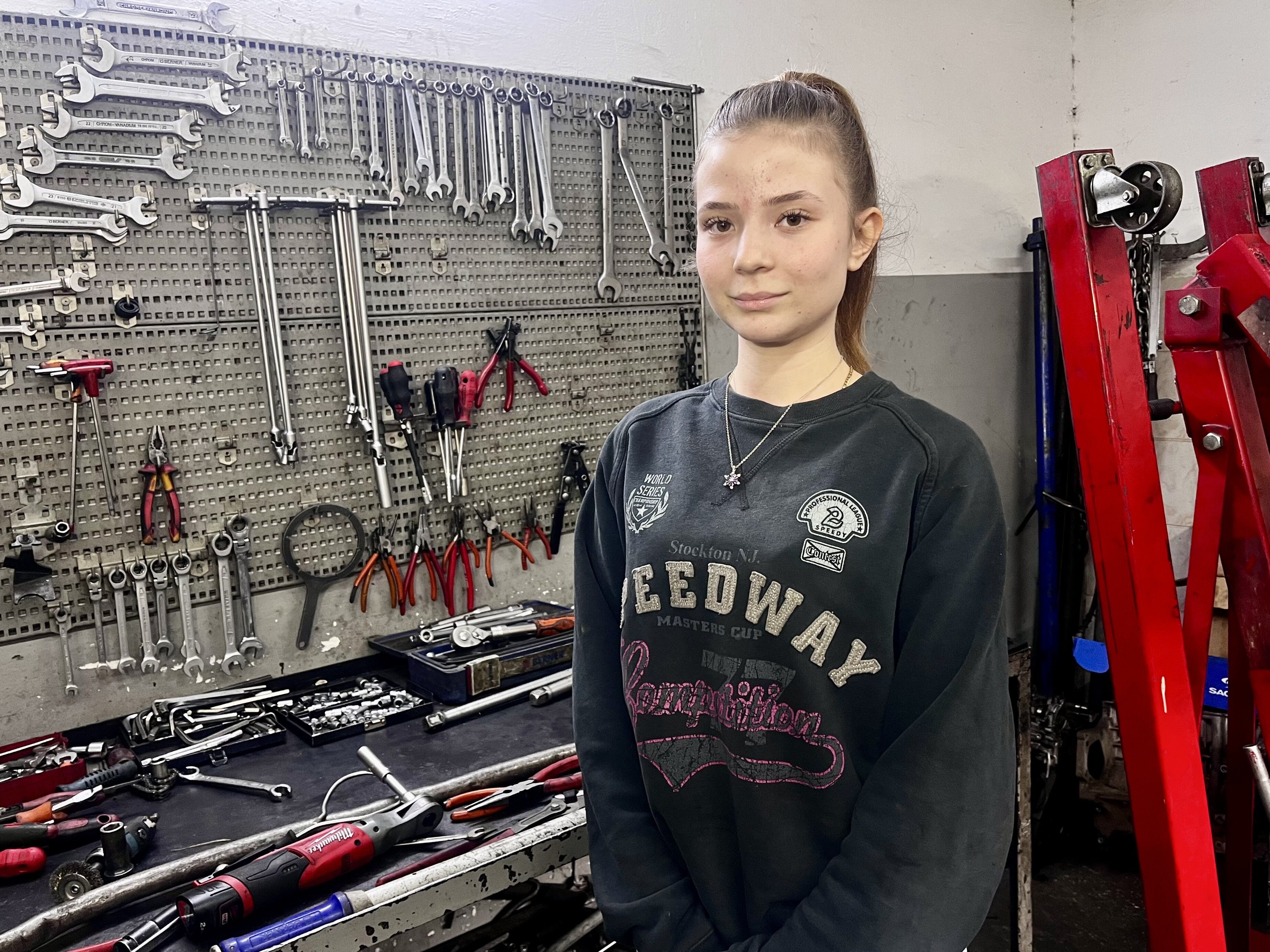 17 Yasindaki Selen Sanayide Sanziman Sokup Takabiliyor Ileride Kendi Tamirhanemi Acaca (5)