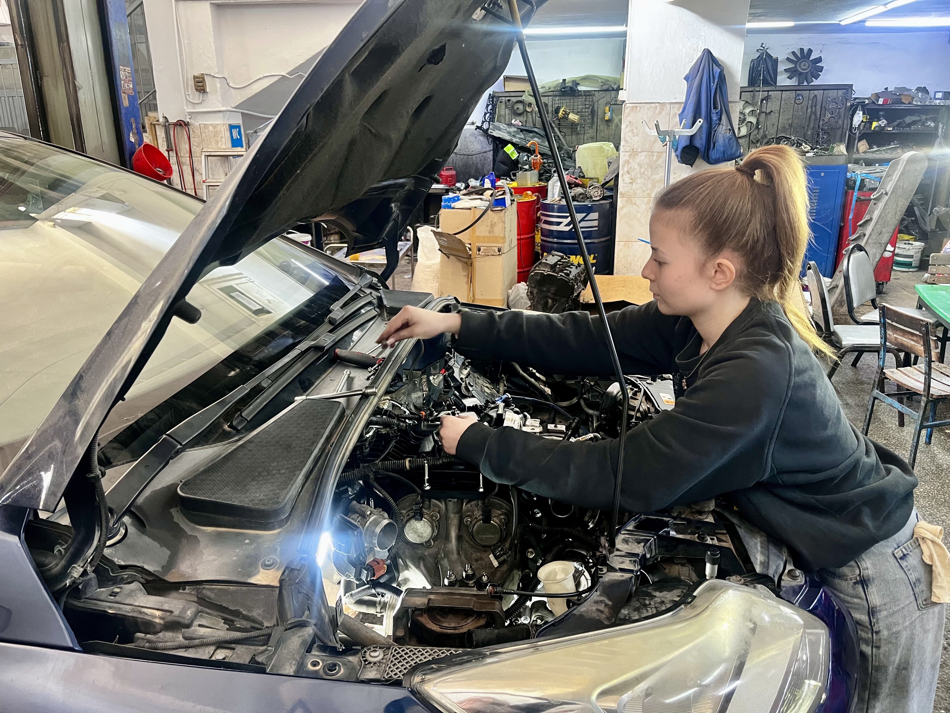 17 Yasindaki Selen Sanayide Sanziman Sokup Takabiliyor Ileride Kendi Tamirhanemi Acaca (6)