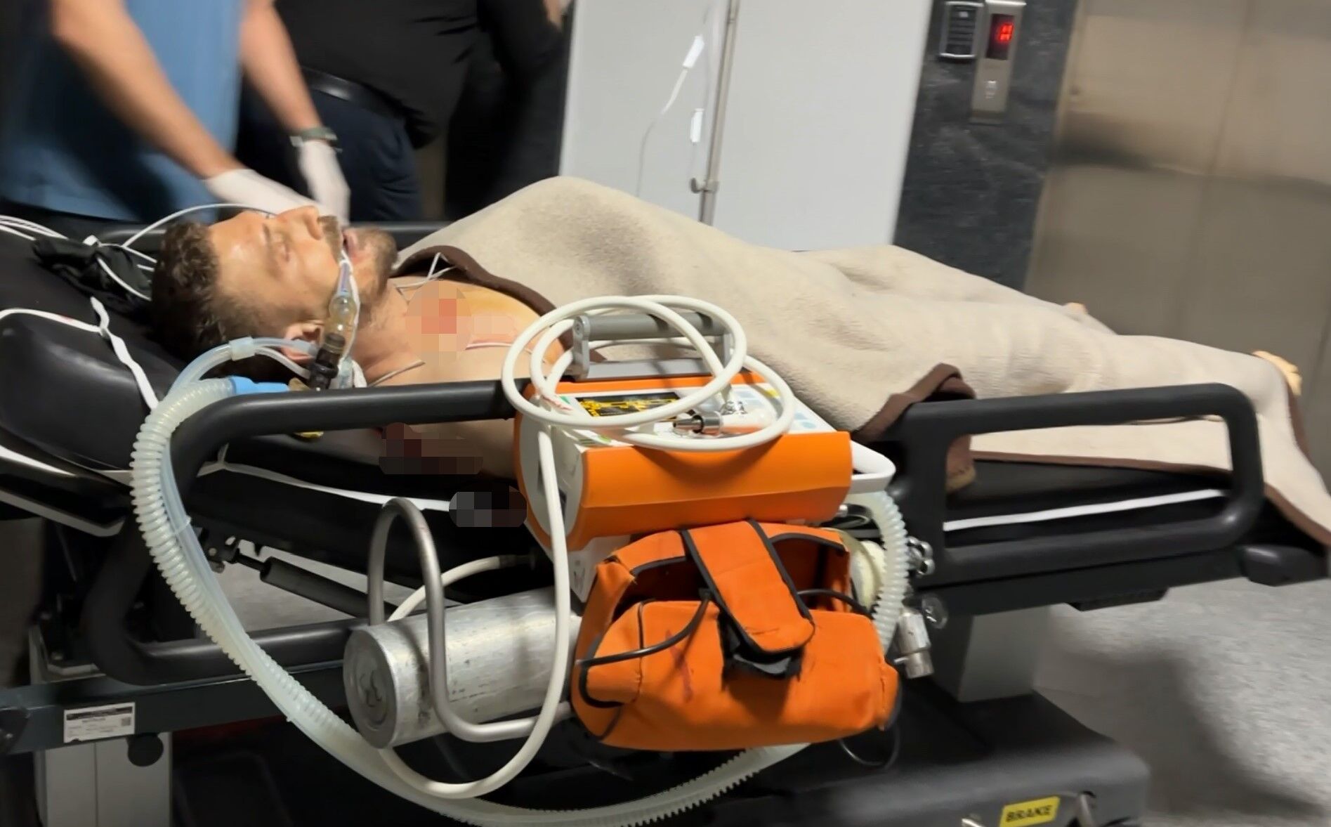 20 Yasindaki Genc Annesinin Sevgilisini Bicakladi Anne Polis Memurunu Tokatladi (4)