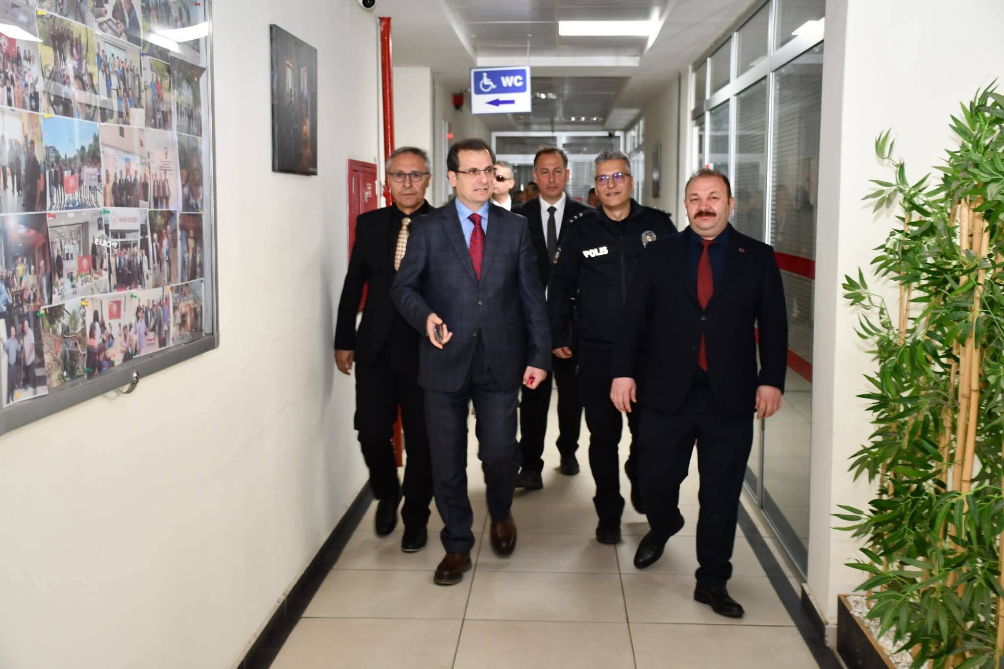 656909126 10164328719254306 2955093337561600431 N