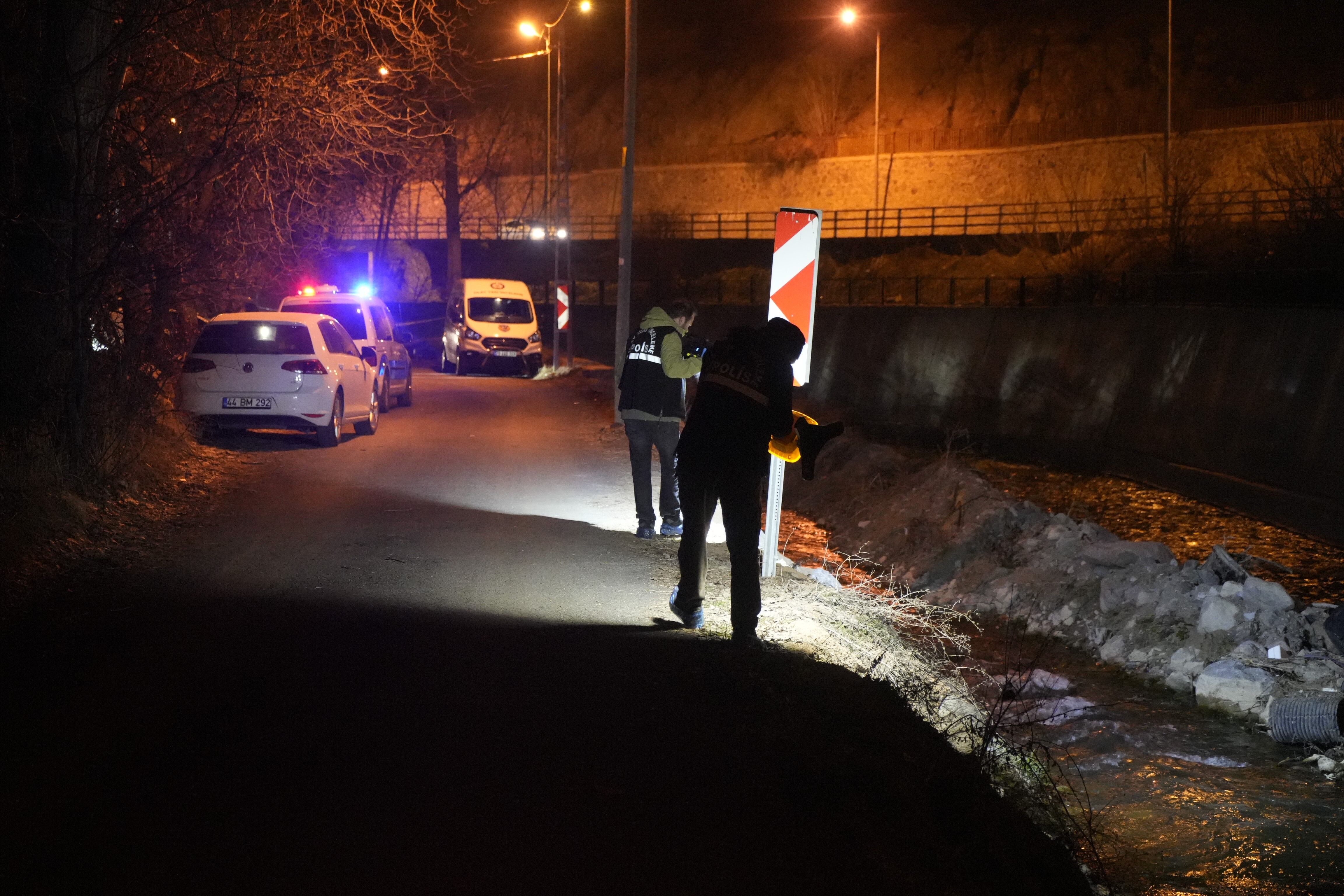 Ailesi Endiseliydi Kotu Haber Geldi Kayip Yasli Adam Cay Kenarinda Olu Bulundu (3)