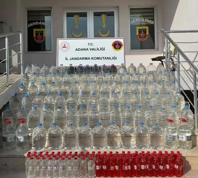 Akilalmaz Tuzak Tekel Bayisinde Rafin Arkasindan 558 Litre Sahte Icki Cikti (4)