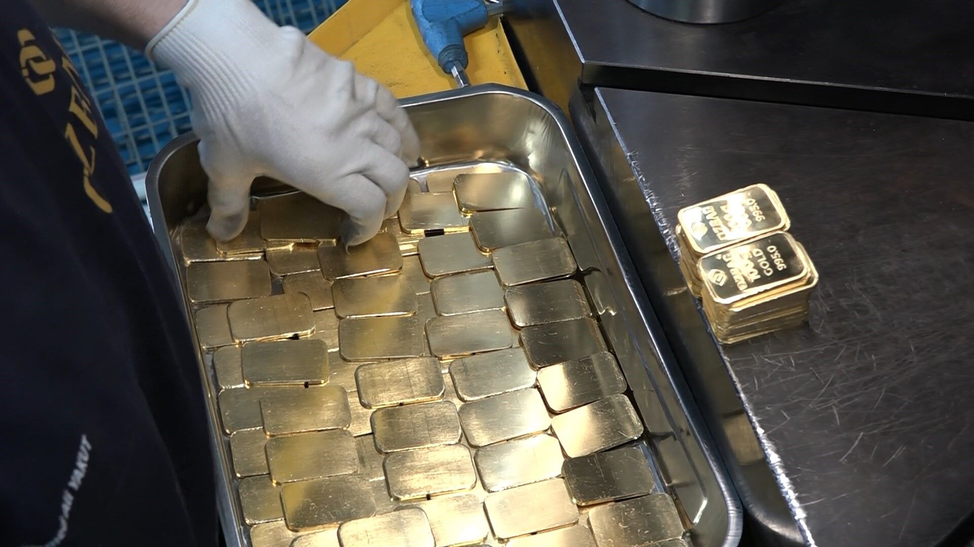 Altin Fiyatlarindaki Sert Dusus Vatandaslari Telaslandirdi Kuyumcular Ve Rafineriler Alarmda (1)