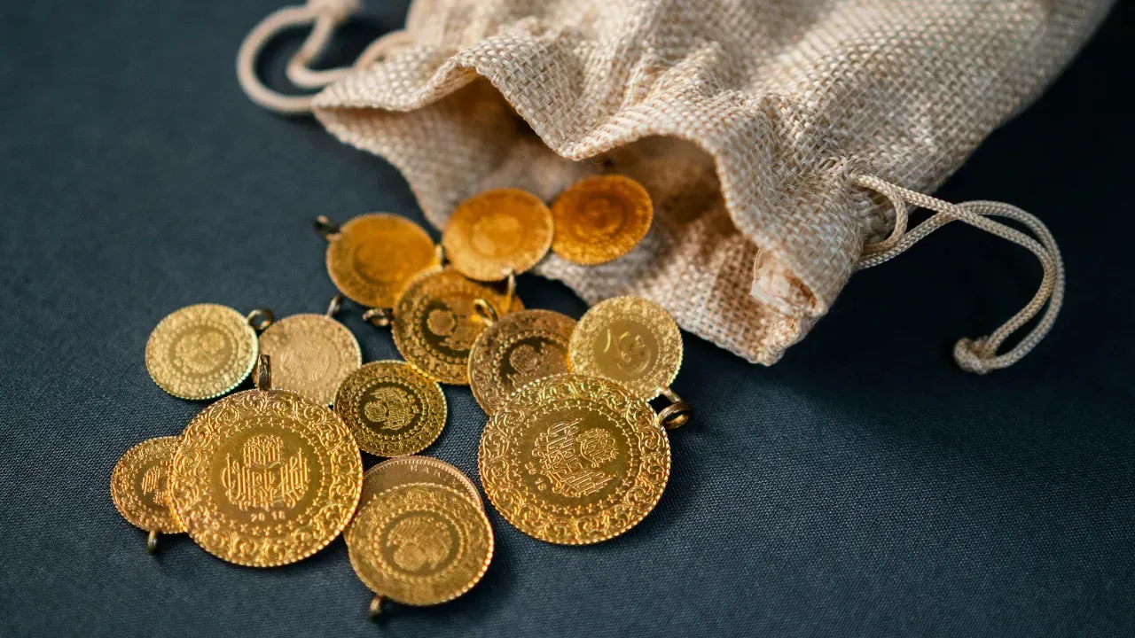 Altın Sert Çakıldı, 4 Ayın Dibini Gördü! Salihli’de Haftanın Ilk Günü Altın Fiyatları Ne Kadar (2)