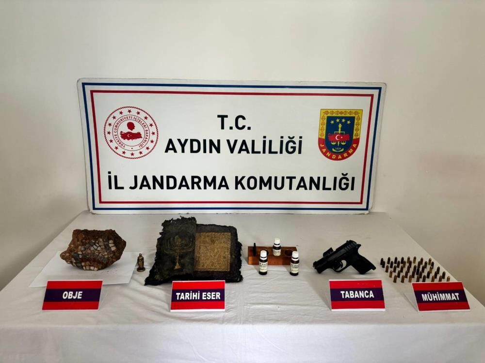 Anadolu Mirasi Operasyonunda Nefes Kesen Detaylar Altin Islemeli Dua Kitabi Ele Gecirildi (2)