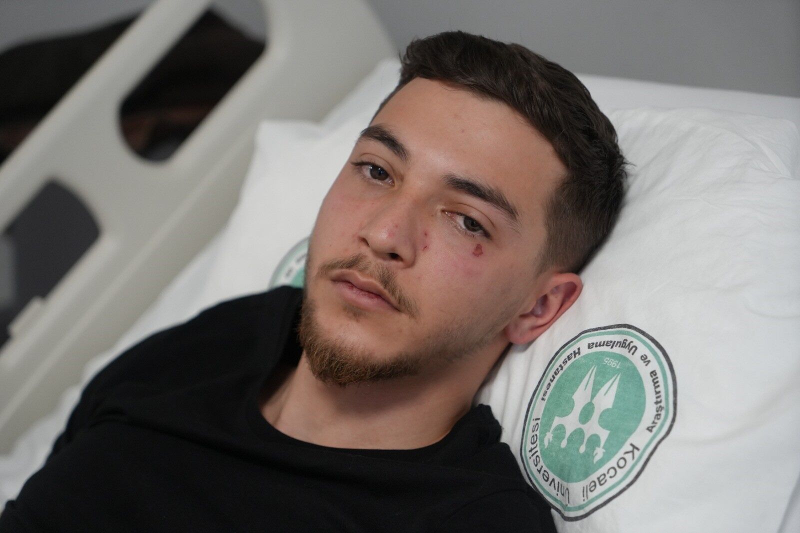 Anne Ve Oglu Kadinlar Var Dedi Tekme Ve Yumruklarla Dovuldu Dehset Anlari Kamerada (1)-1