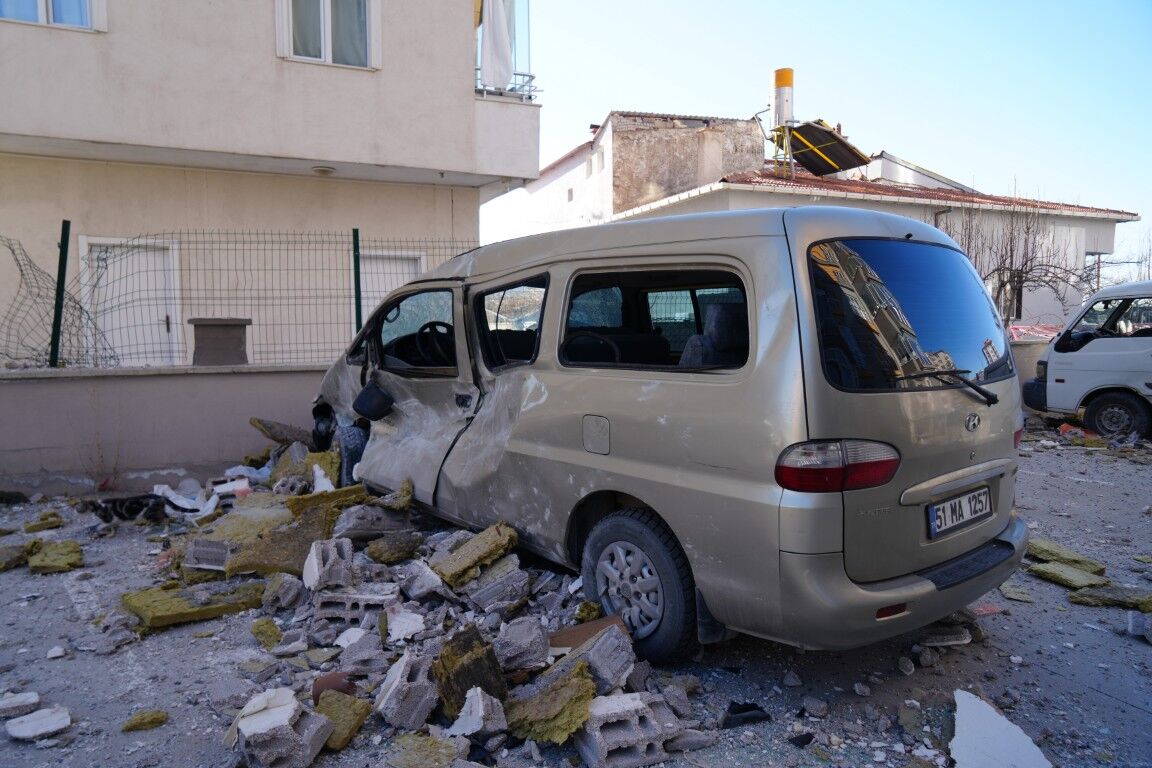 Apartmanda Dogal Gaz Patlamasi Dehseti Gun Agarinca Ortaya Cikti Patlama Anini Fuze Du (4) (Orta)