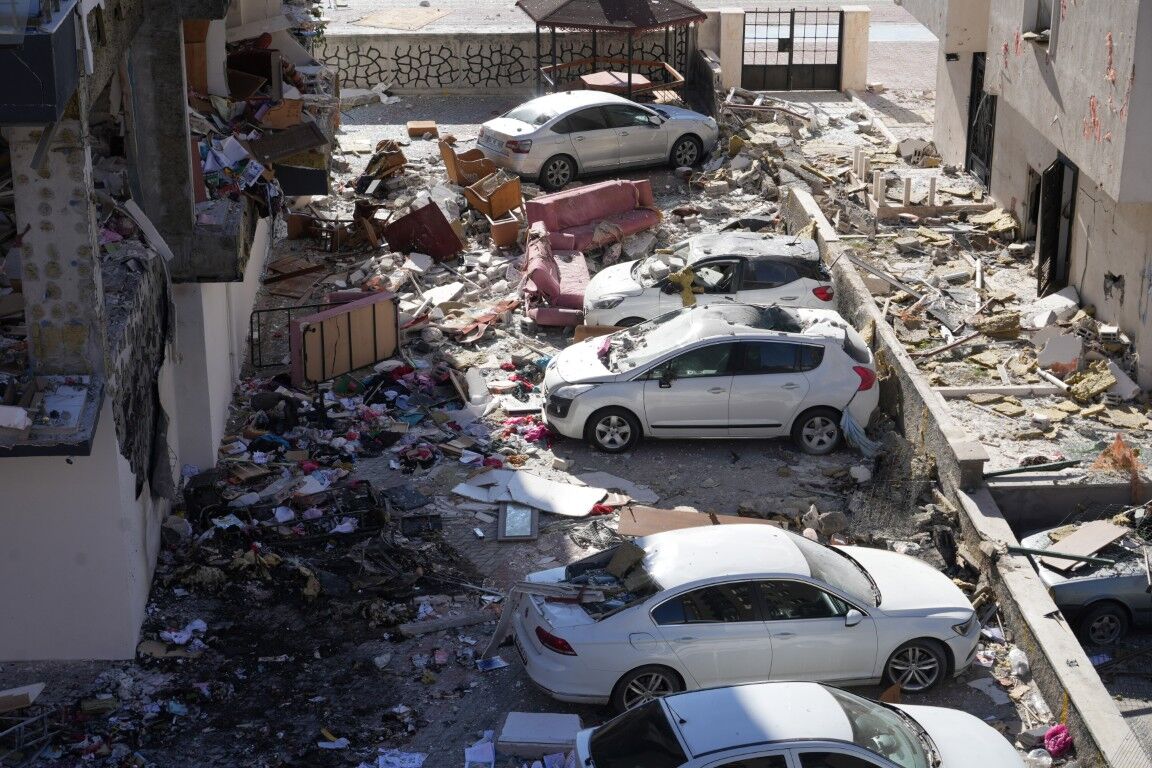 Apartmanda Dogal Gaz Patlamasi Dehseti Gun Agarinca Ortaya Cikti Patlama Anini Fuze Du (5) (Orta)