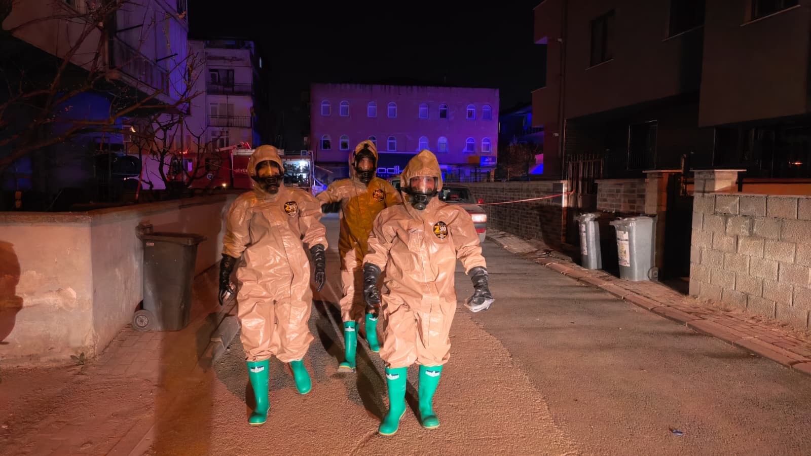 Apartmanda Lavabodan Gaz Sizdi Tuvalette Cakmak Cakti Gaz Patladi Mahalleler Tahliye E (5)