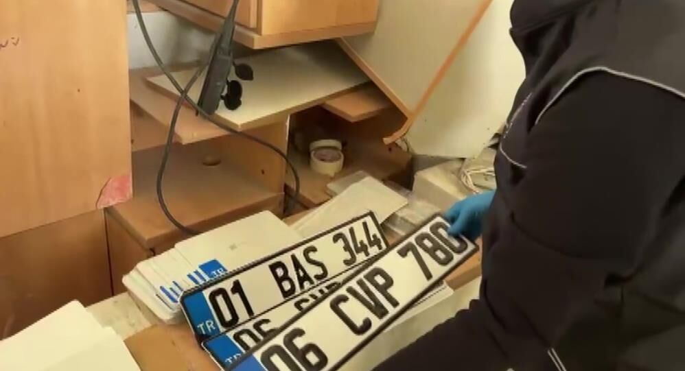 App Plaka Cetesine Darbe Merdiven Alti Atolyeler Desifre Edildi (1)