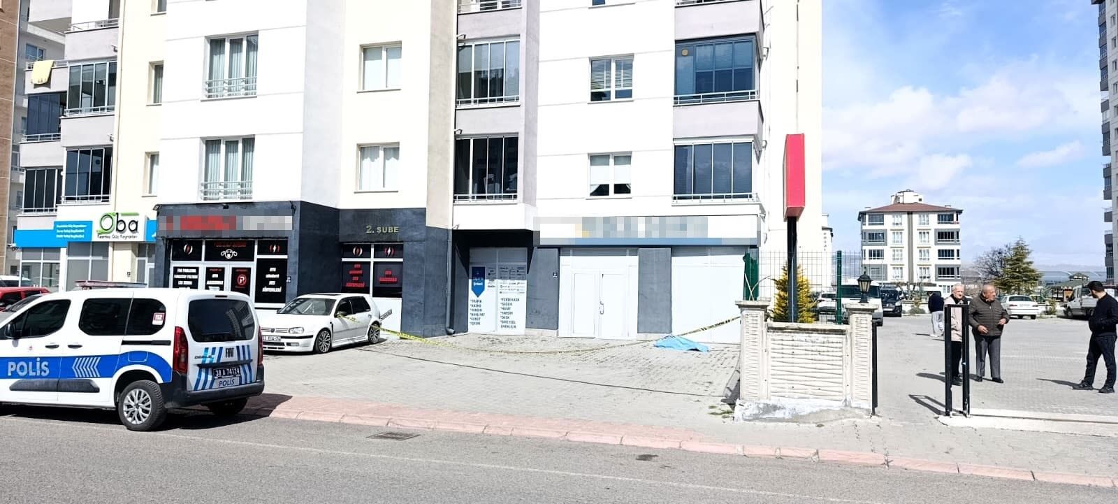 Balkon Faciasi 3 Kattan Dusen Yasli Adam Hayatini Kaybetti (3)