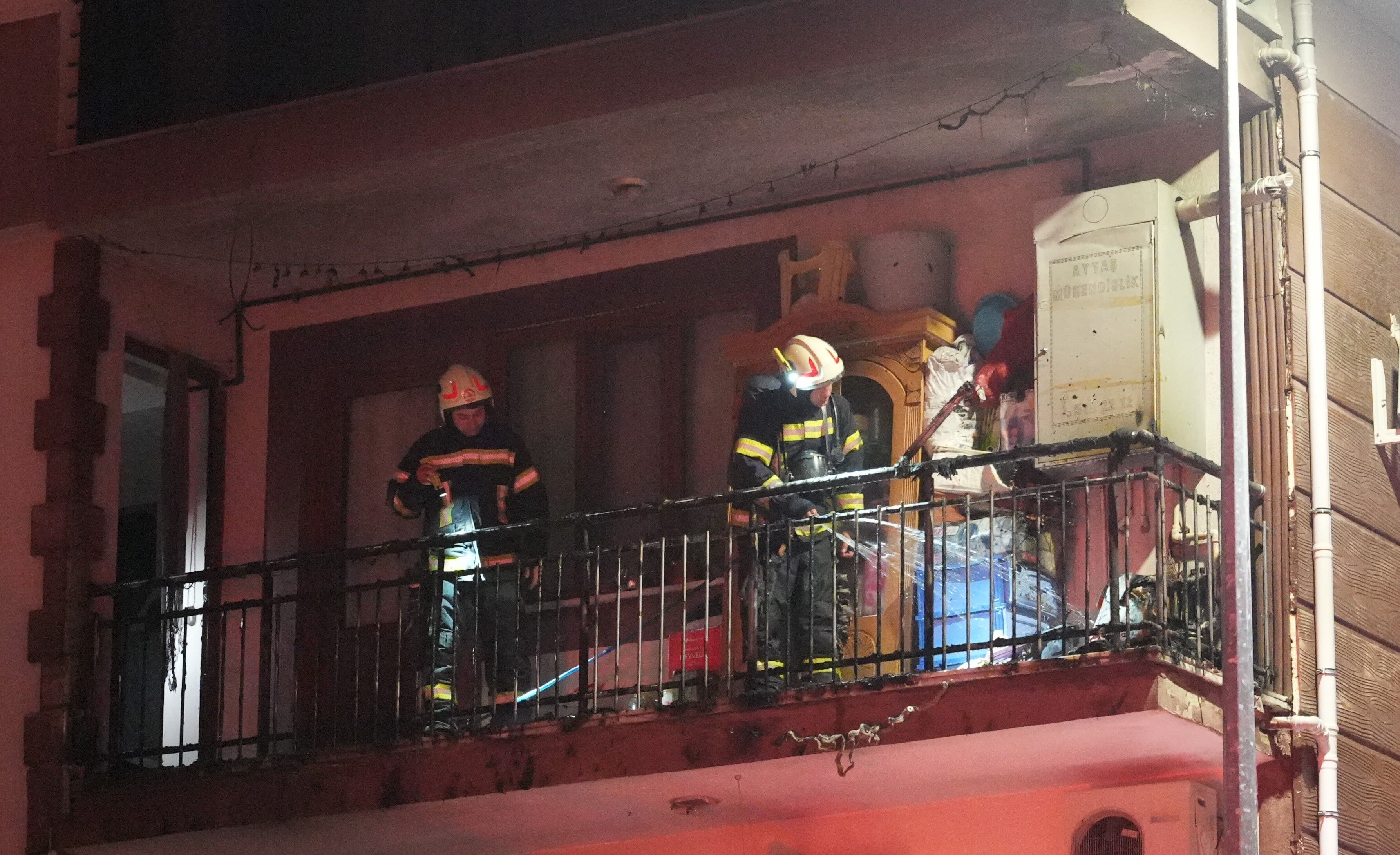 Balkondaki Kombi Mahalleyi Ayaga Kaldirdi (3)