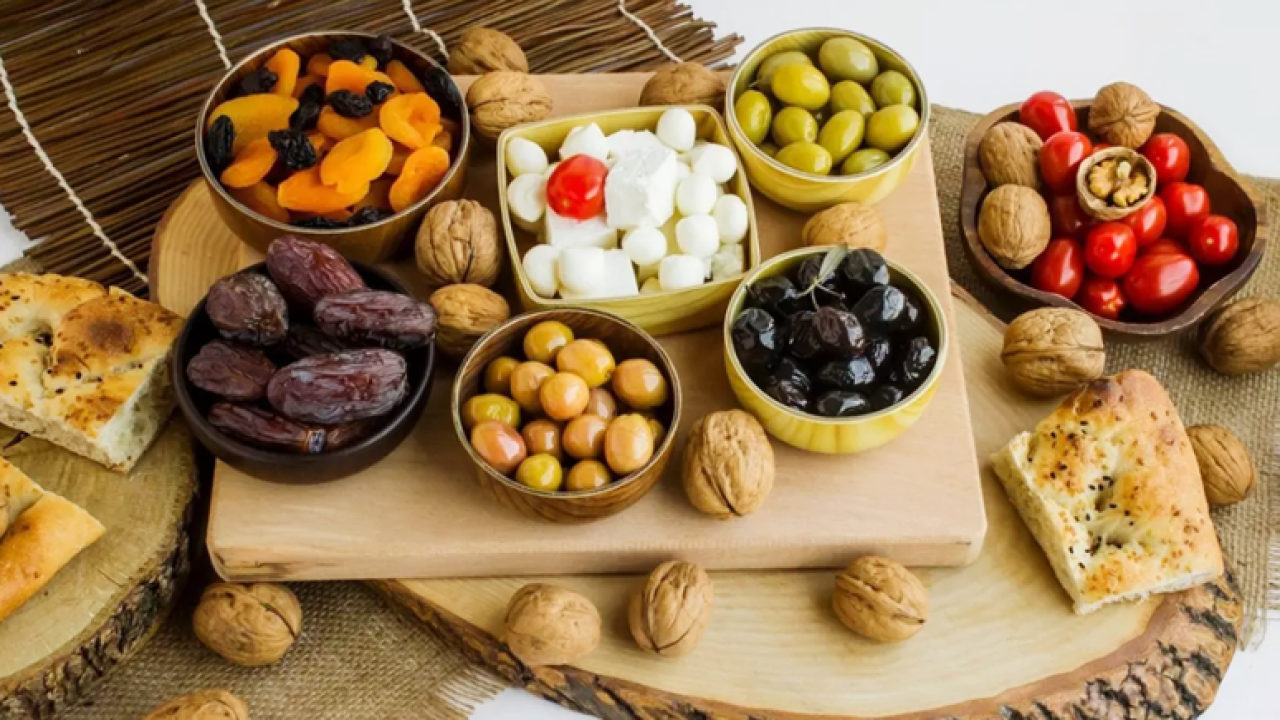 Bayramda Sagliginizi Bozmayin Uzmanindan 10 Altin Oneri Ile Sindirim Problemlerine Son (2)