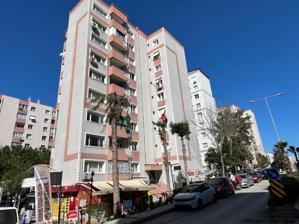 Bir Apartman Kabus Yasiyor Biber Gazi Diski Ve Korku (2)