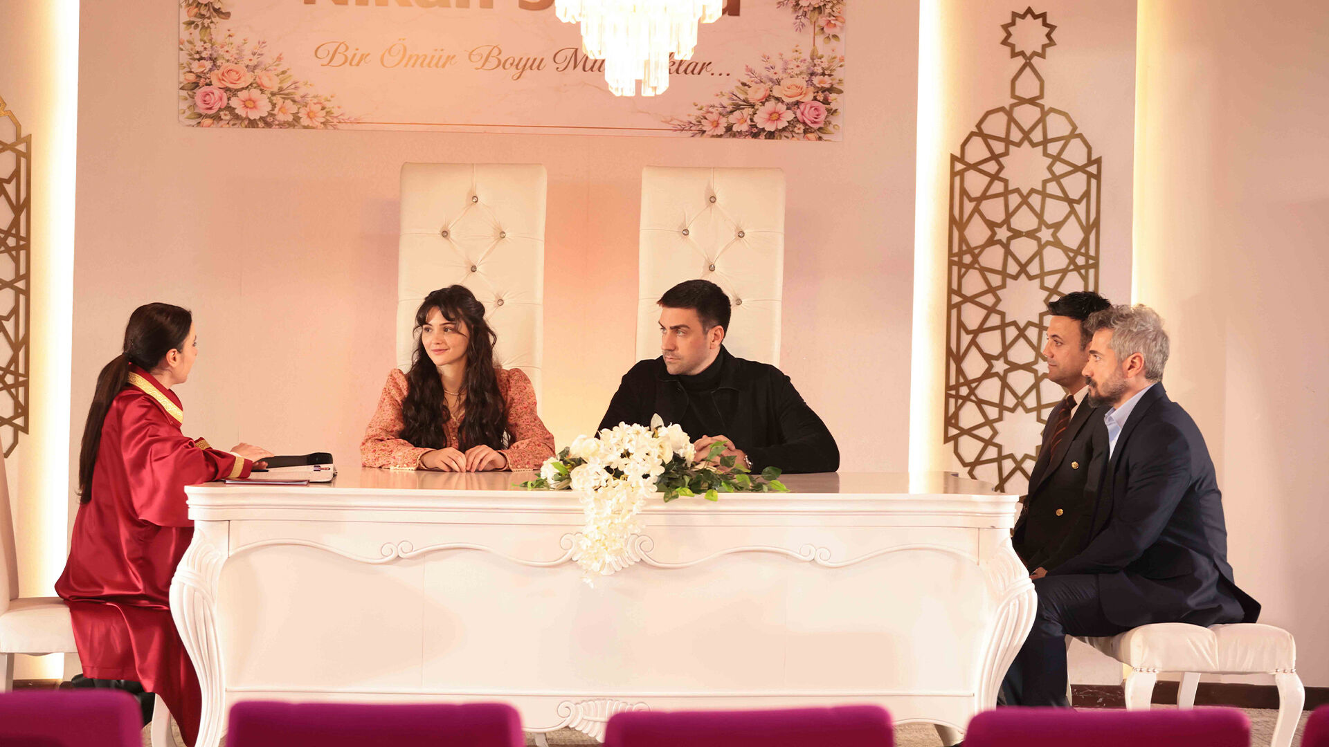 Çirkin Dizisi Konusu Ve Oyuncuları (2)