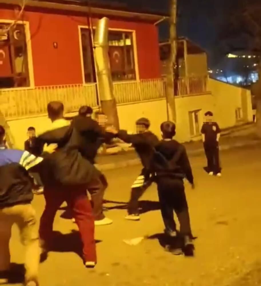 Cocuklar Diger Cocugun Onunu Kestiler Sopayla Darp Ettiler O 2 Cocuk Tutuklandi (1)-1