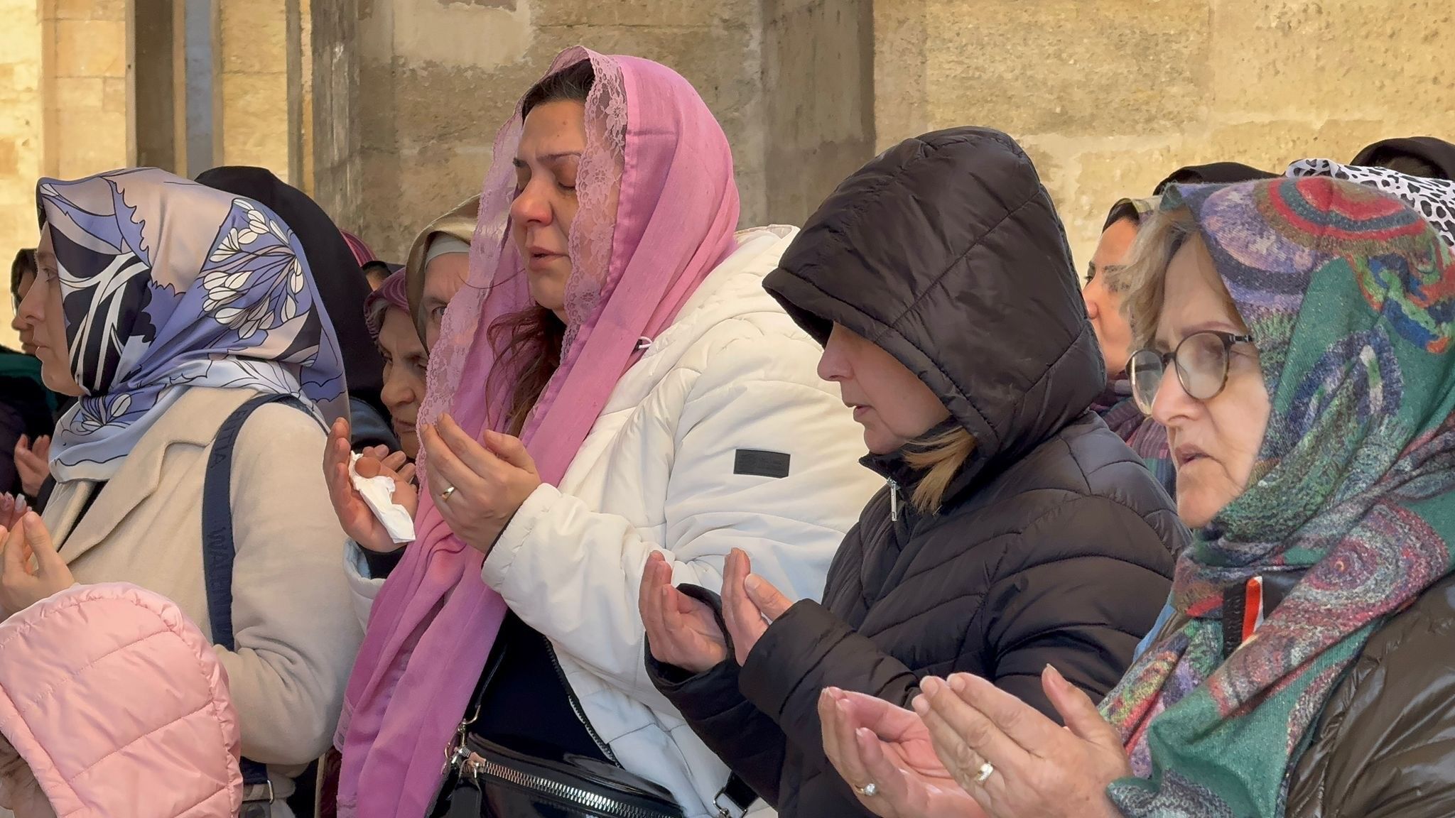 Dakikalarca Yardim Bekledi Yerde Can Cekiserek Hayatini Kaybetti (3)