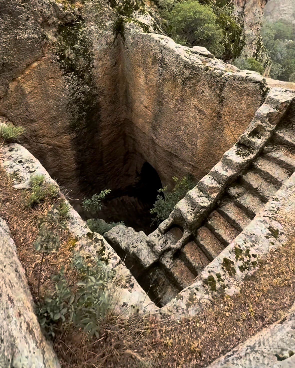 Demirkapı Kaya Anıtı’nın Sırrı Ne (2)