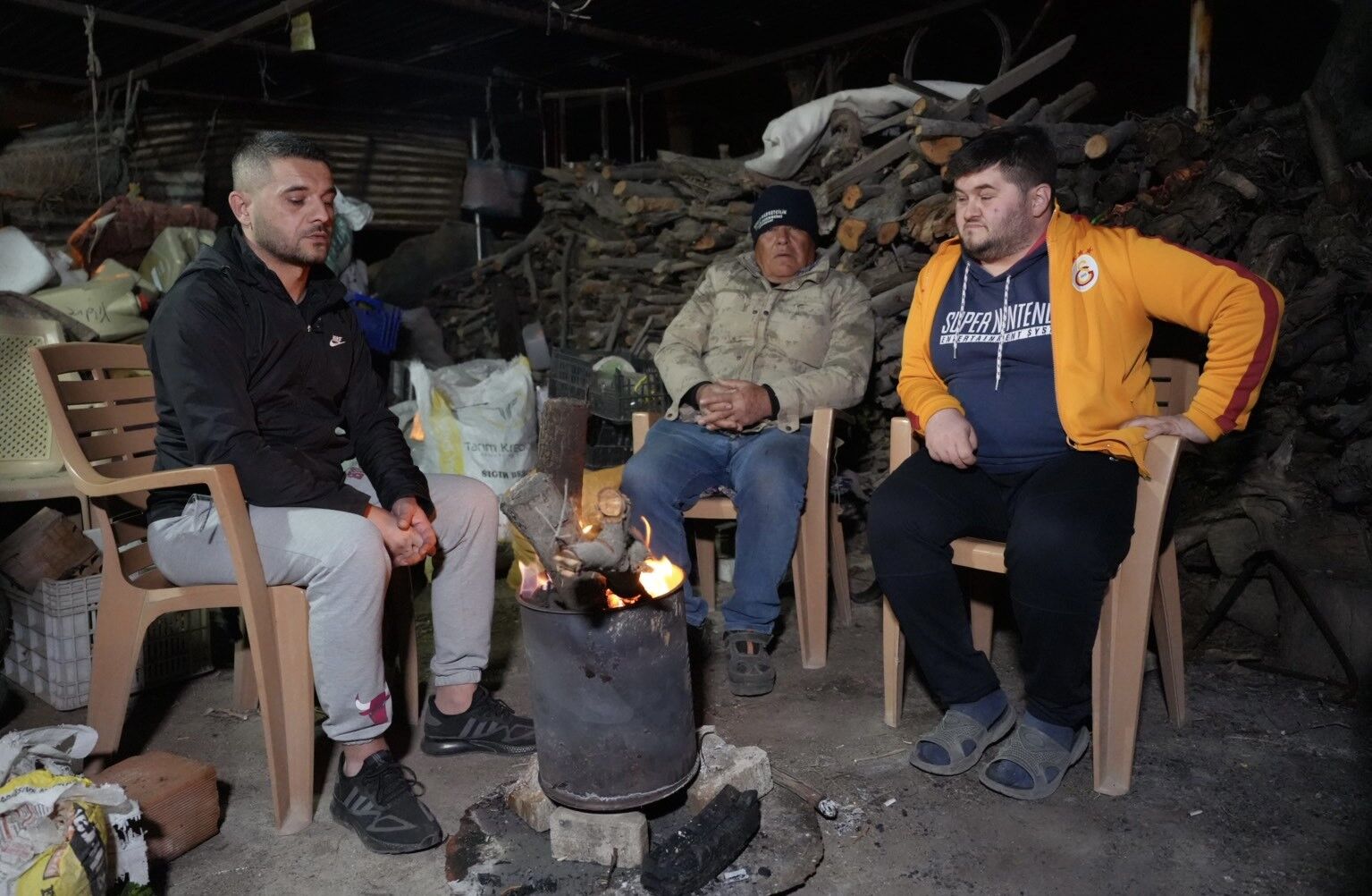 Deprem Bitti Sanildi Ama Kabus Devam Etti 150Den Fazla Artci Korkuttu Vatandas Geceyi (5)