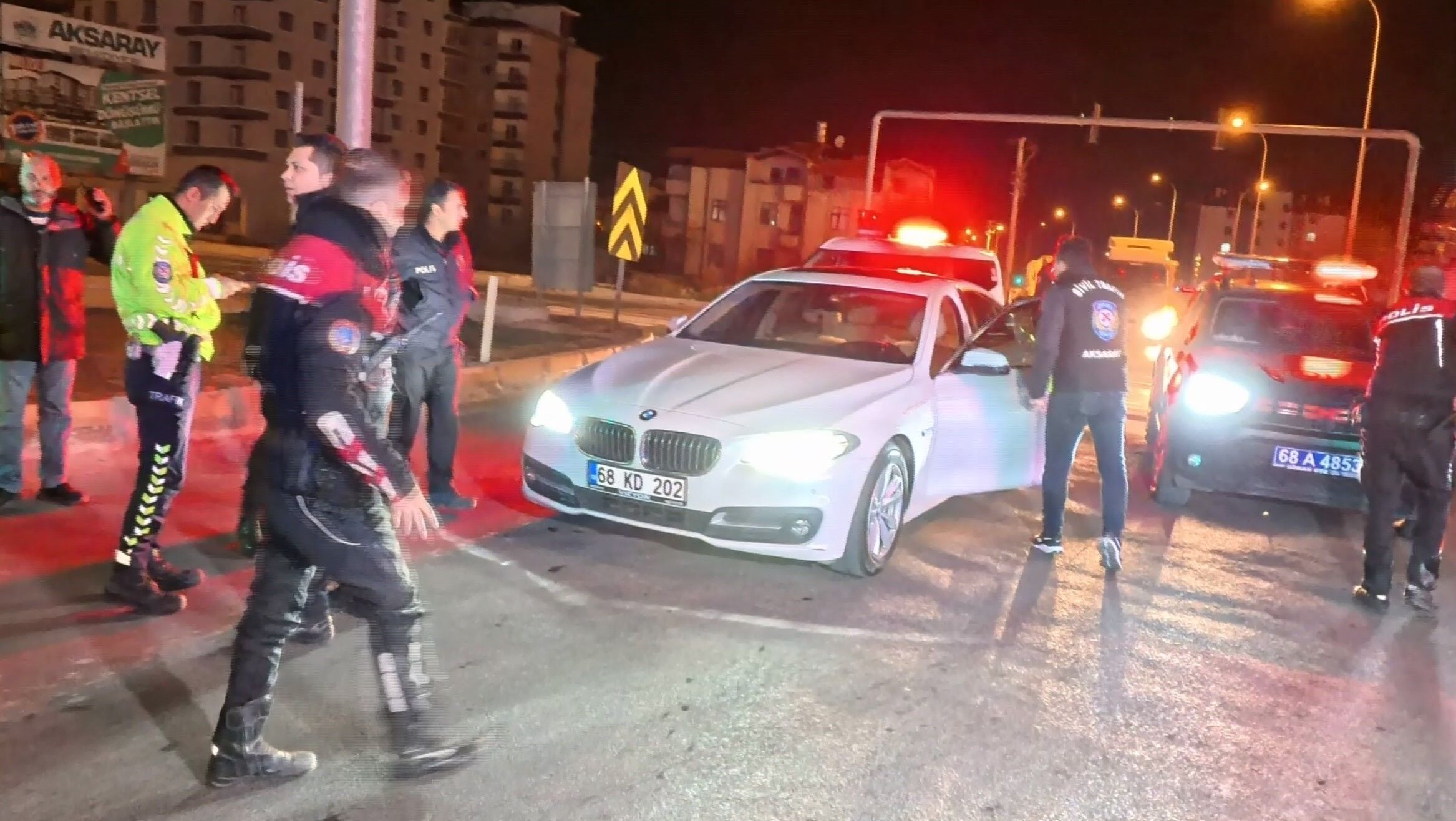 Drift Makas Kirmizi Isik Ihlali 16 Yasindaki Cocuk Babasinin Luks Arabasini Alip Sehri (3)