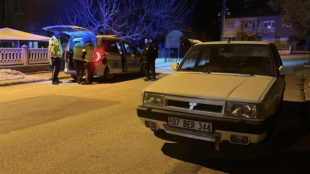 Dur Ihtarina Uymadi Polisin Uzerine Surdu Ehliyetsiz Ve Alkollu Surucuye Yarim Milyon (1)