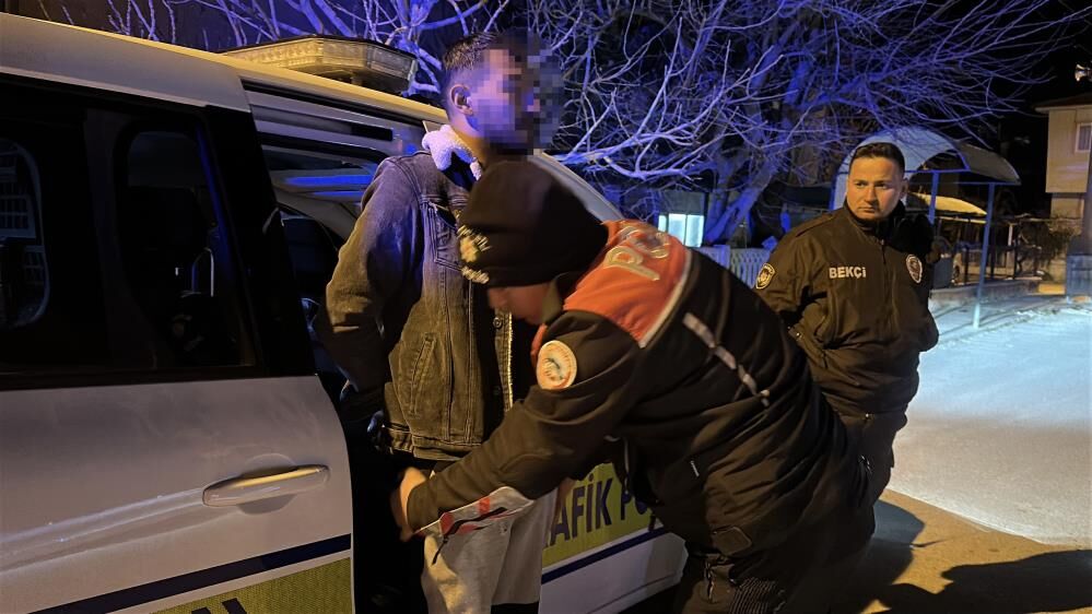 Dur Ihtarina Uymadi Polisin Uzerine Surdu Ehliyetsiz Ve Alkollu Surucuye Yarim Milyon (5)