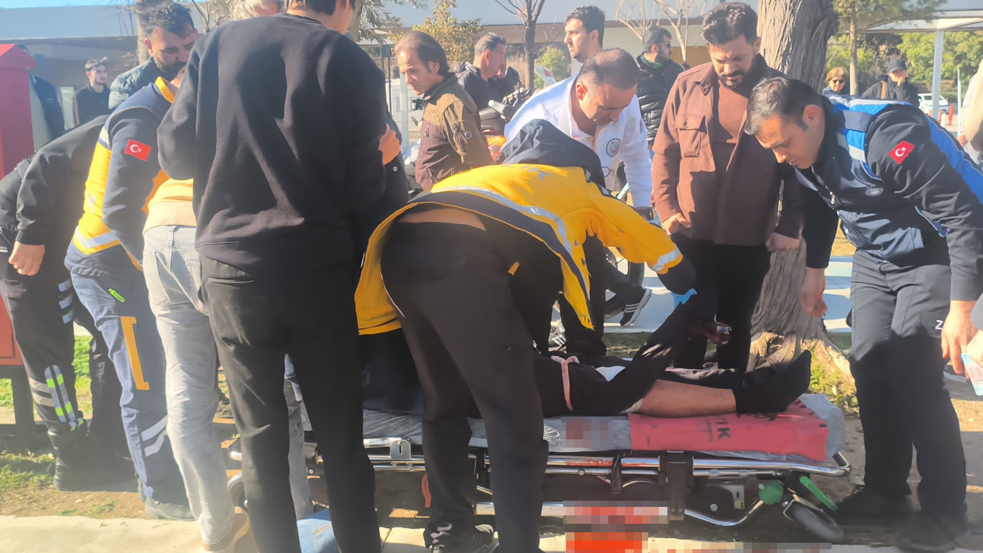 Duymadigi Selam Basina Bela Oldu Yasli Adami Sokak Ortasinda Bicakladilar (5)