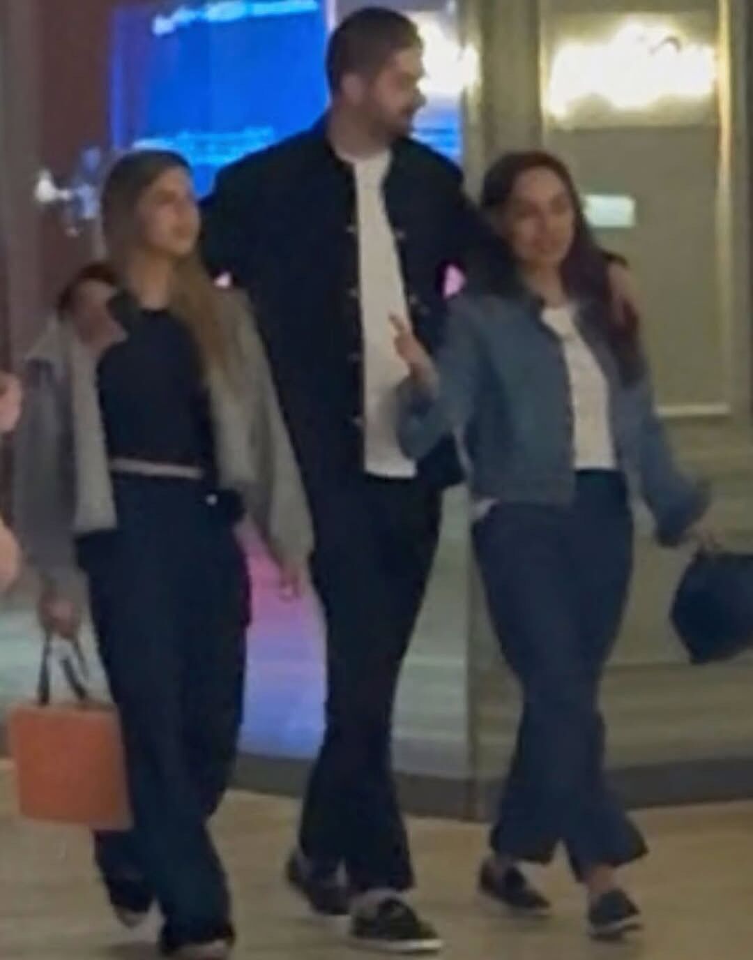 Ebru Gündeş’in Kızı Nasıl Bir Yaşam Sürüyor