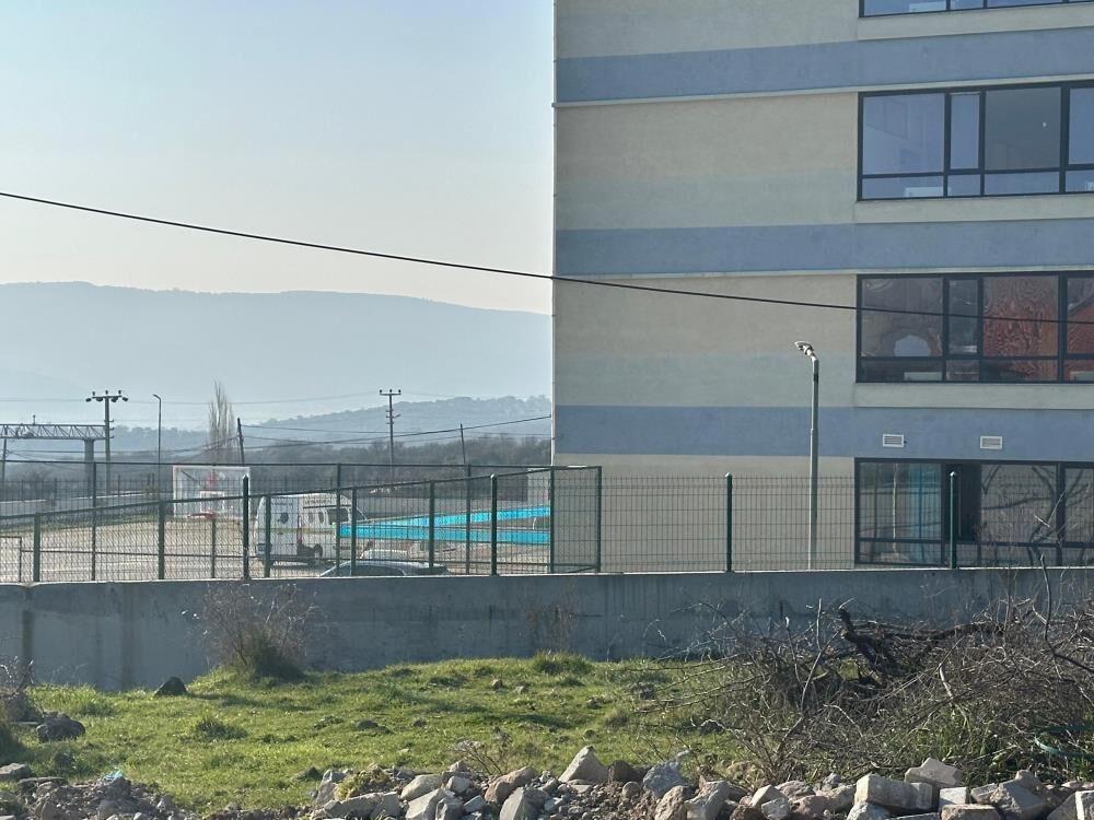 Egitim Camiasi Yasa Boguldu Lise Ogrencisi Okulun 3 Katindan Atlayarak Hayatini Kaybet (3)