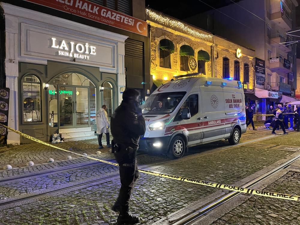 Eglence Mekanina Silahli Saldiri 2 Kisi Hayatini Kaybetti Polis Saldirganlarin Pesinde (3)