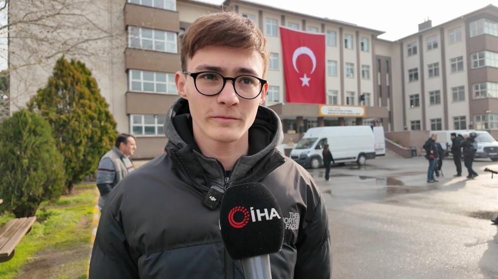 Elimizden Bir Sey Gelmedi Cekmekoydeki Lisede Bicakli Saldiriya Tanik Olan Ogrenci Deh (1)-1