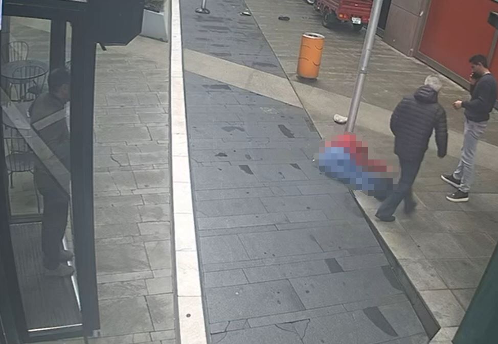 Erol Kosenin Olumune Ait Goruntuler Ortaya Cikti 16Nci Kattan Dustugu Anlar Kamerada (3)