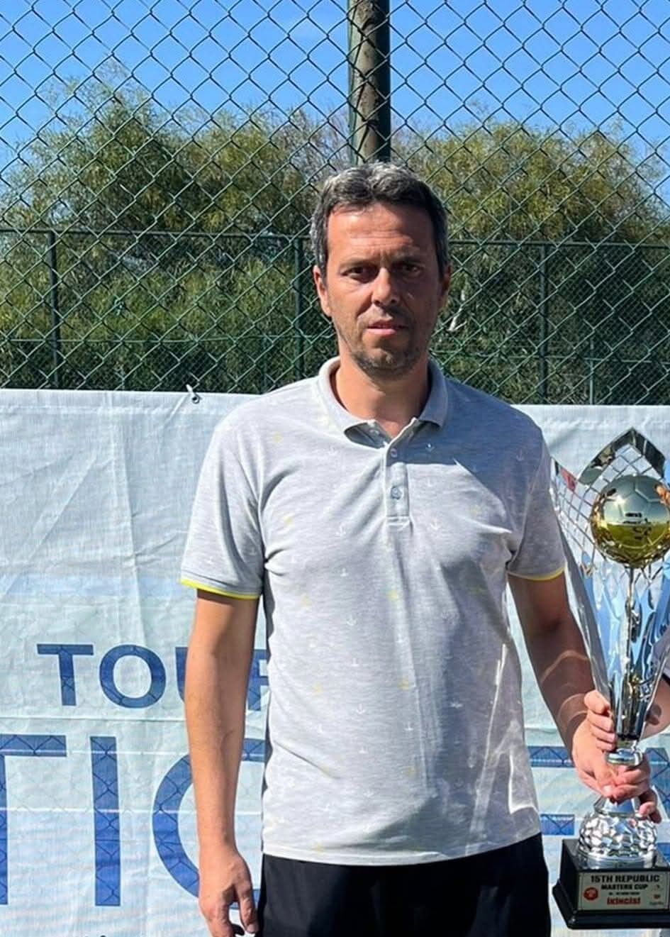 Eski Futbolcu Mac Sirasinda Can Verdi O Goruntuler Ortaya Cikti (5)