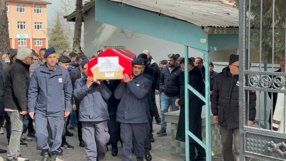 Evli Ve 1 Cocuk Babasi Askeri Personel Beylik Tabancasiyla Hayatina Son Verdi (4)