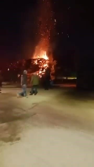 Gece Yarisi Alarm Sebepsiz Yere Atese Verilen Agac Itfaiyeyi Harekete Gecirdi (3)