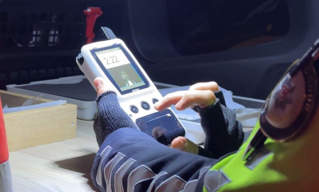 Gece Yarisi Tehlike Yaratti Alkollu Surucu 222 Promil Alkollu Yakalandi Ehliyeti 6 Ay Alindi (3)