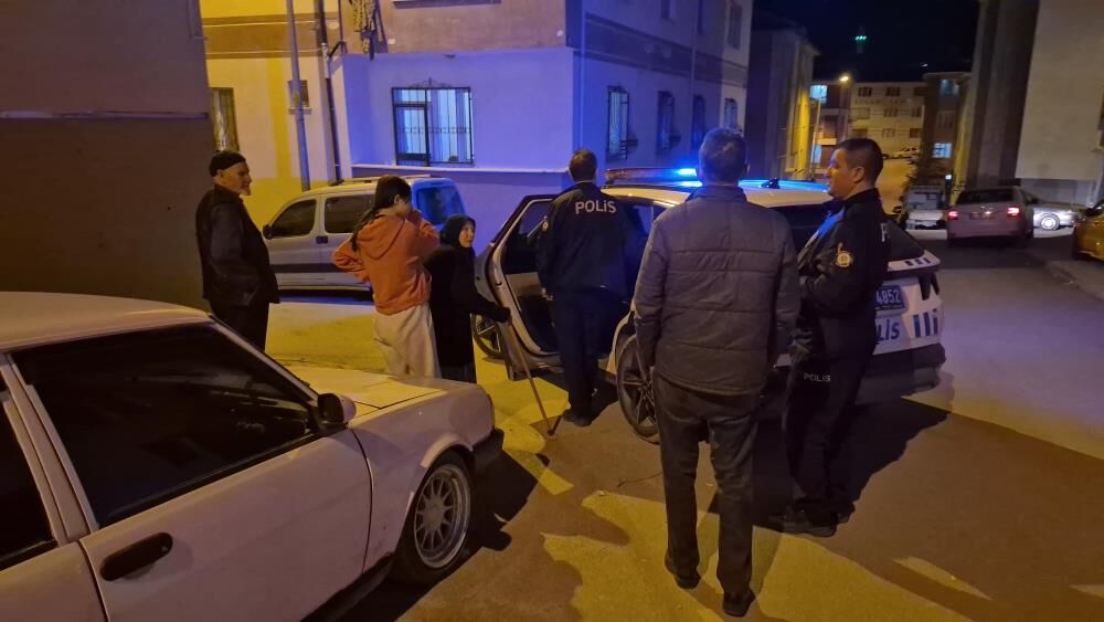 Guzel Cikmamistir Shop Yap Sozu Gundem Oldu Sevgilisinden Ayrilan Genc Otomobilini Dag (1)-1