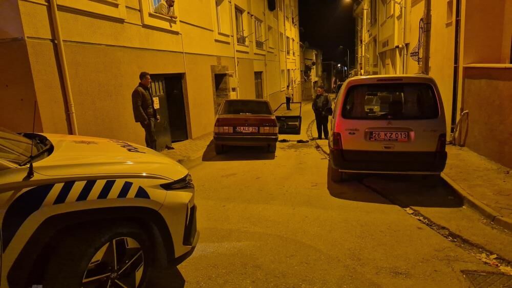 Guzel Cikmamistir Shop Yap Sozu Gundem Oldu Sevgilisinden Ayrilan Genc Otomobilini Dag (4)