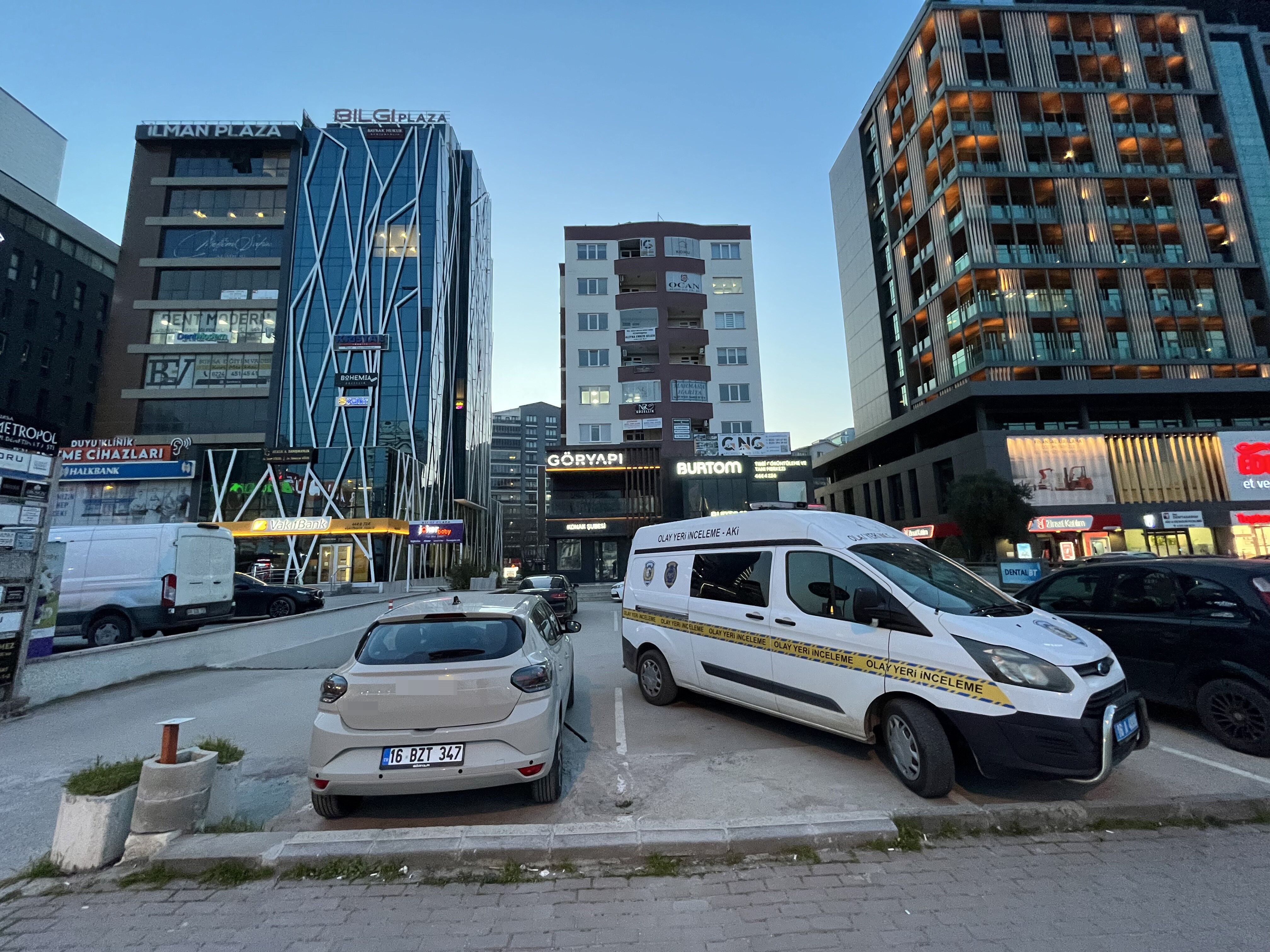 Guzellik Merkezinde Dehset Eski Sevgilisini Oldurup Intihara Kalkisti (6)