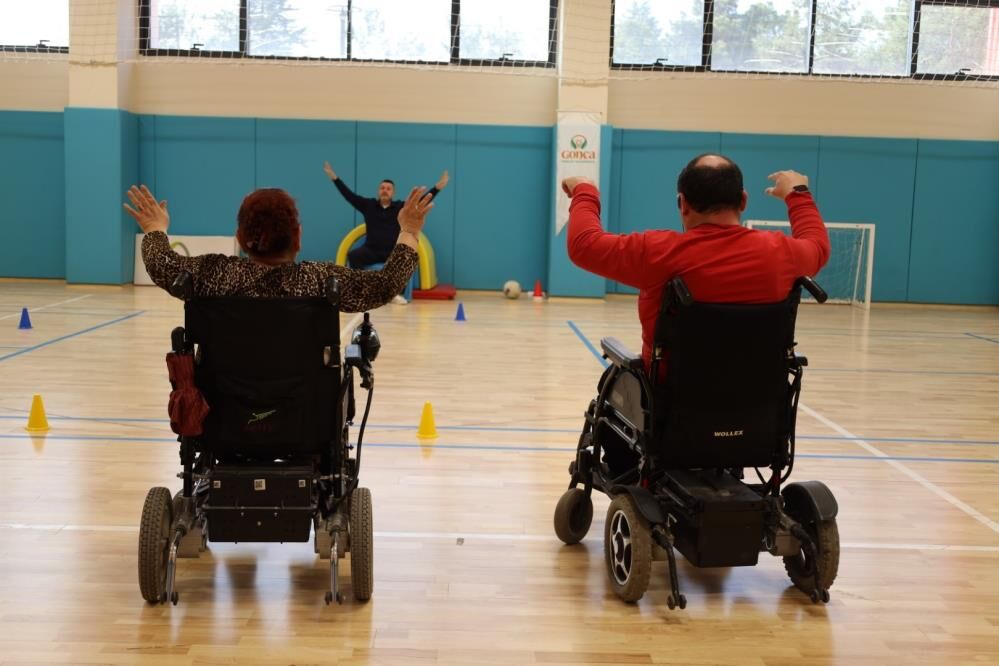 Hayata Siki Siki Tutundular Internette Tanistilar On Yargilara Karsi Hayatlarini Birlestirdiler (5)